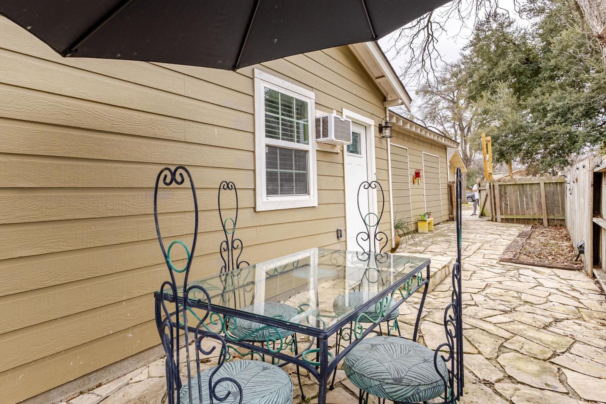 Elm Street Cottage Seguin Luaran gambar